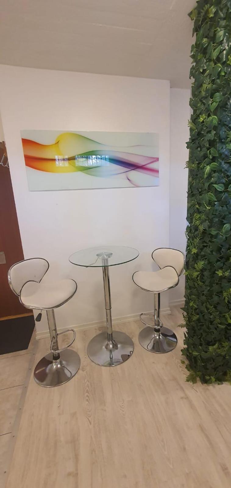 Beautiful Basement Apartment, Very Private And Close To The Metro สต็อกโฮล์ม ภายนอก รูปภาพ